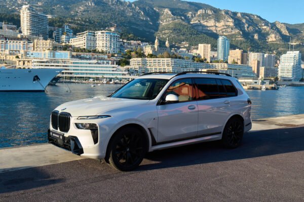 Rent BMW X7 40d