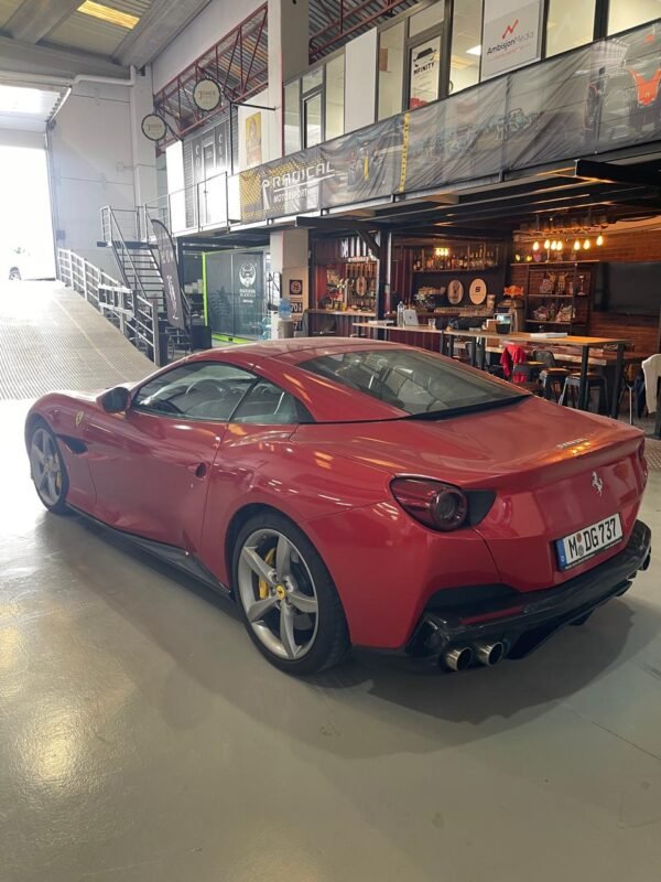 Ferrari Portofino - Image 6