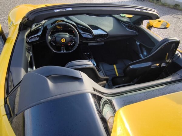 Ferrari SF90 Spider - Image 13