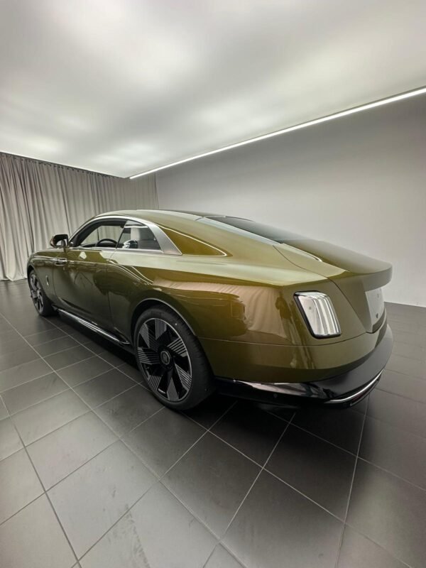 Rolls Royce Spectre - Image 9