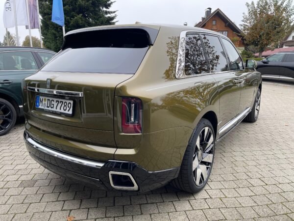 Rolls Royce Cullinan - Image 13