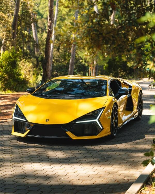 Rent Lamborghini Revuelto