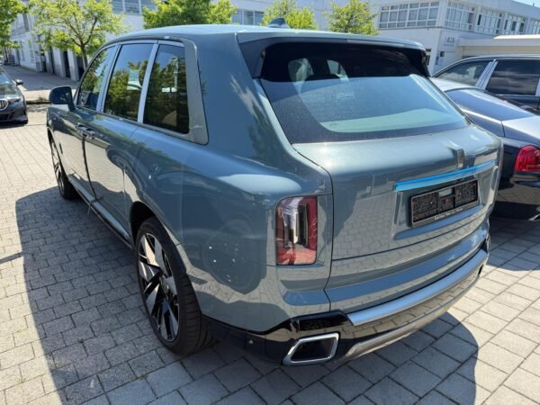 Rolls Royce Cullinan - Image 4