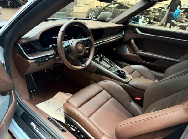 Porsche 992 Carrera 4 GTS - Image 3