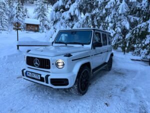 Mercedes G63 in snow